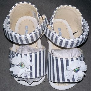 Robeez Camiellia Sandals Size 12-18 Months